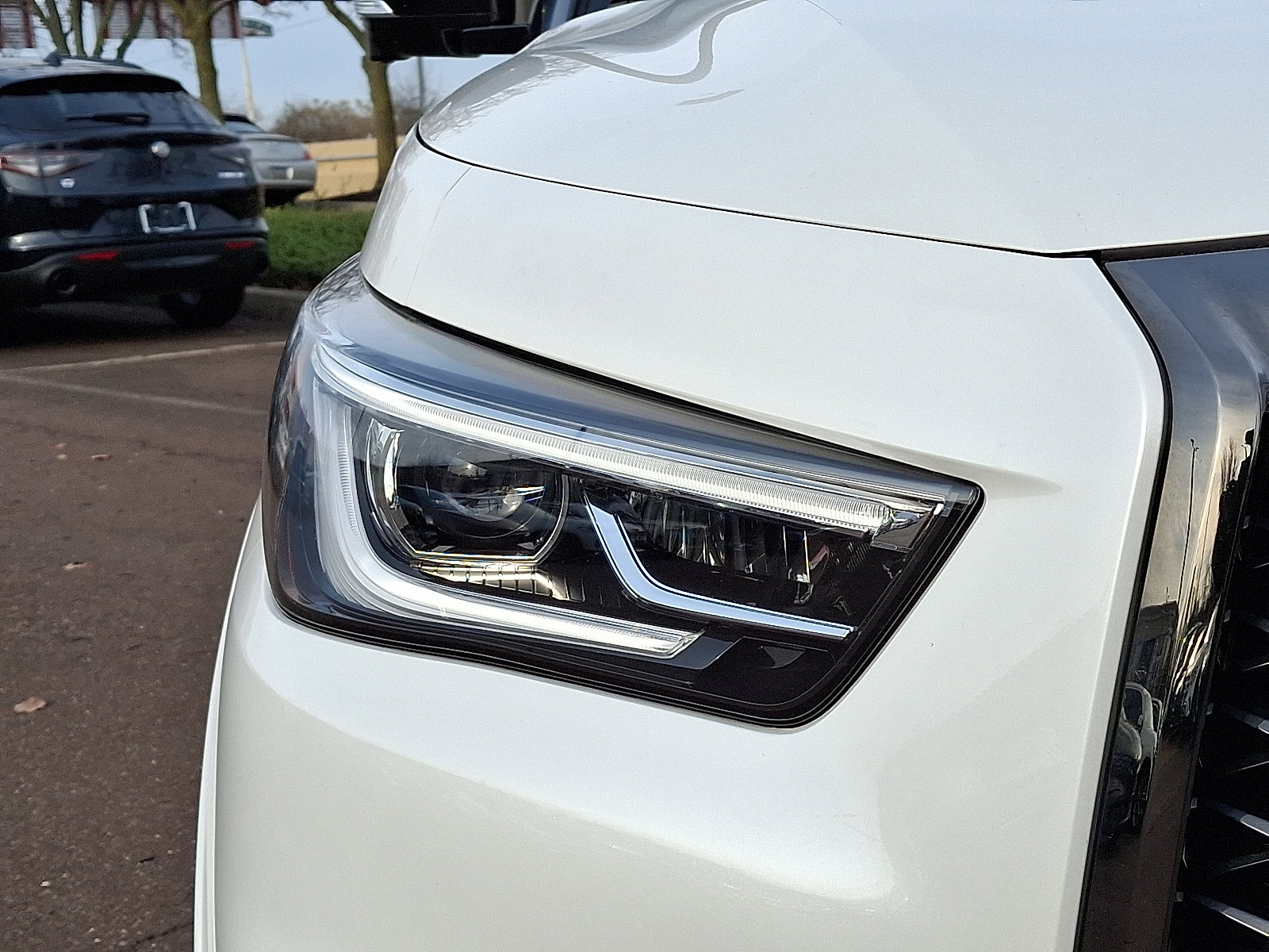 Certified 2024 INFINITI QX80 Premium Select w/ Cargo Package image 9