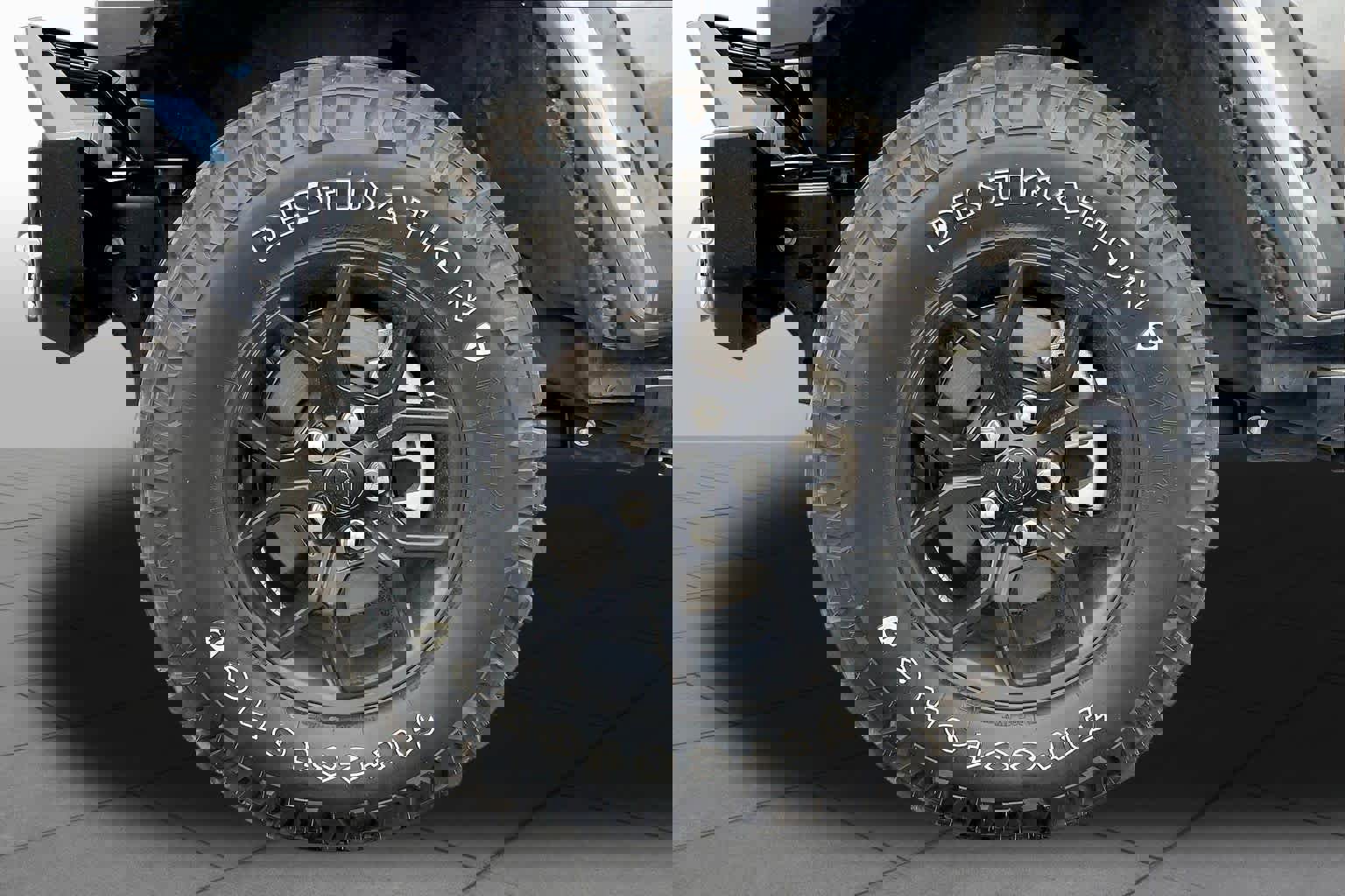 Used 2024 Jeep Gladiator Sport image 11