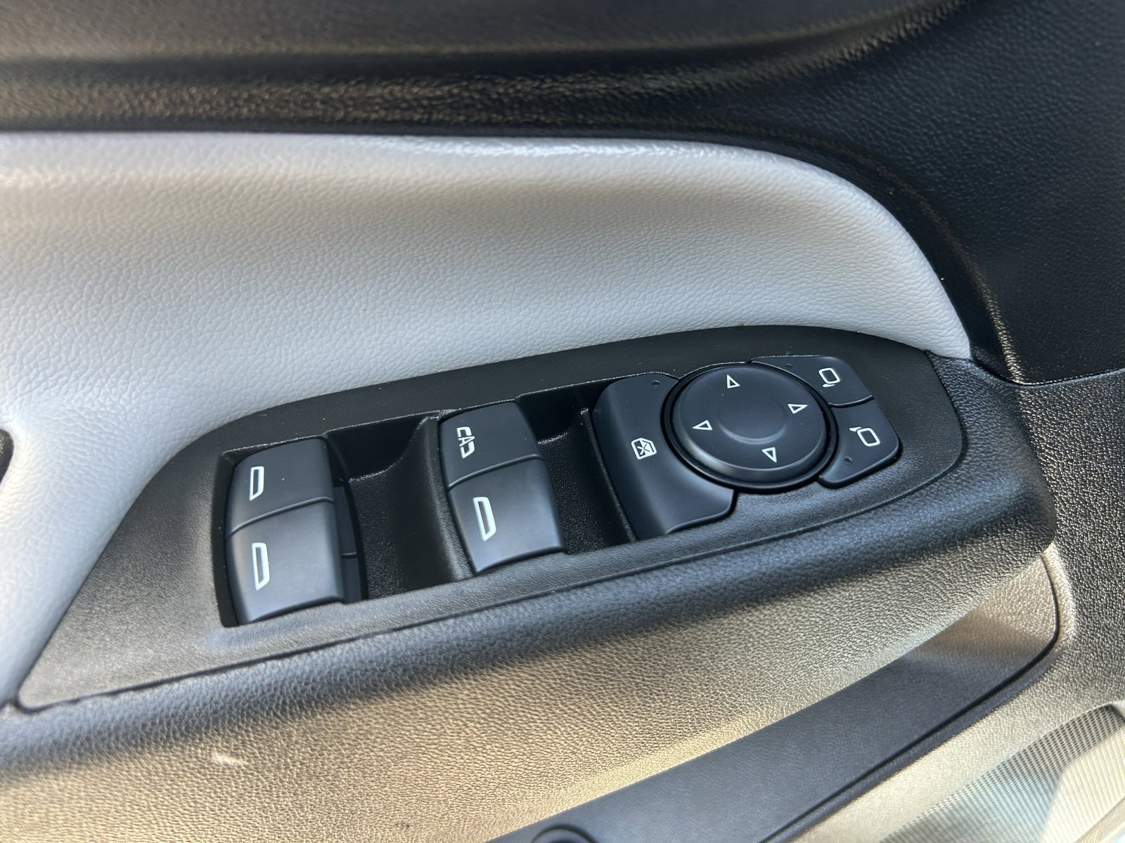 Certified 2024 Chevrolet Equinox LT image 30