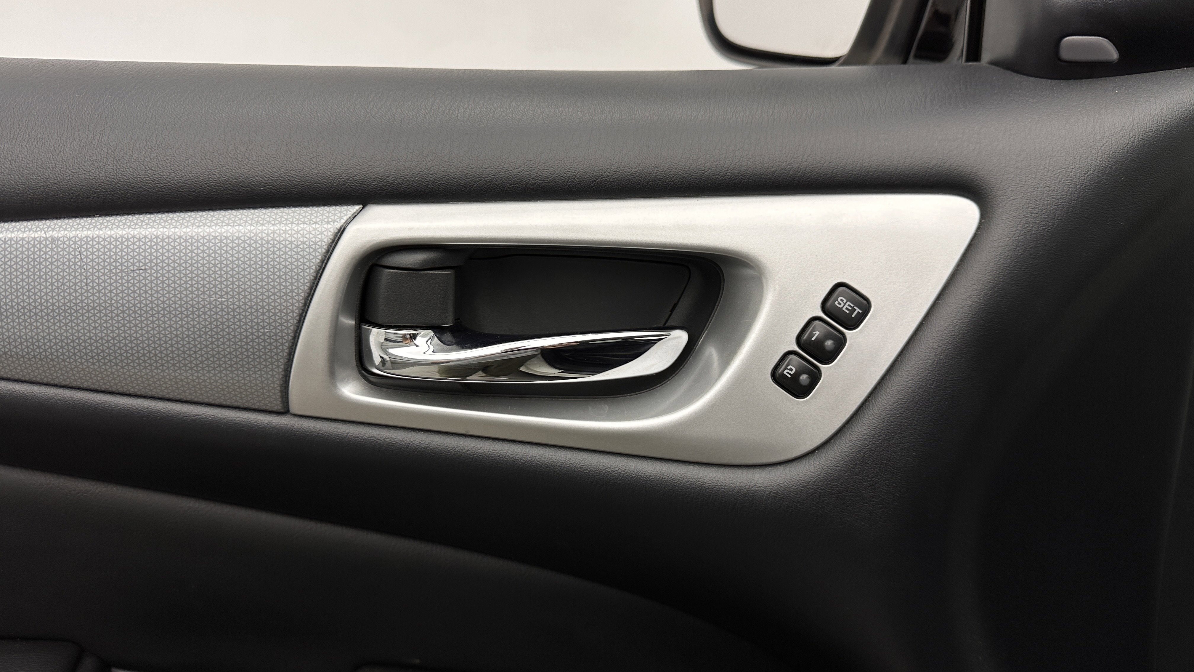 Used 2019 Nissan Pathfinder SL w/ Cargo Package image 13
