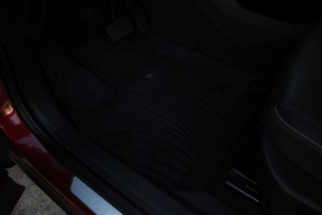 Used 2023 Buick Envision Avenir image 16