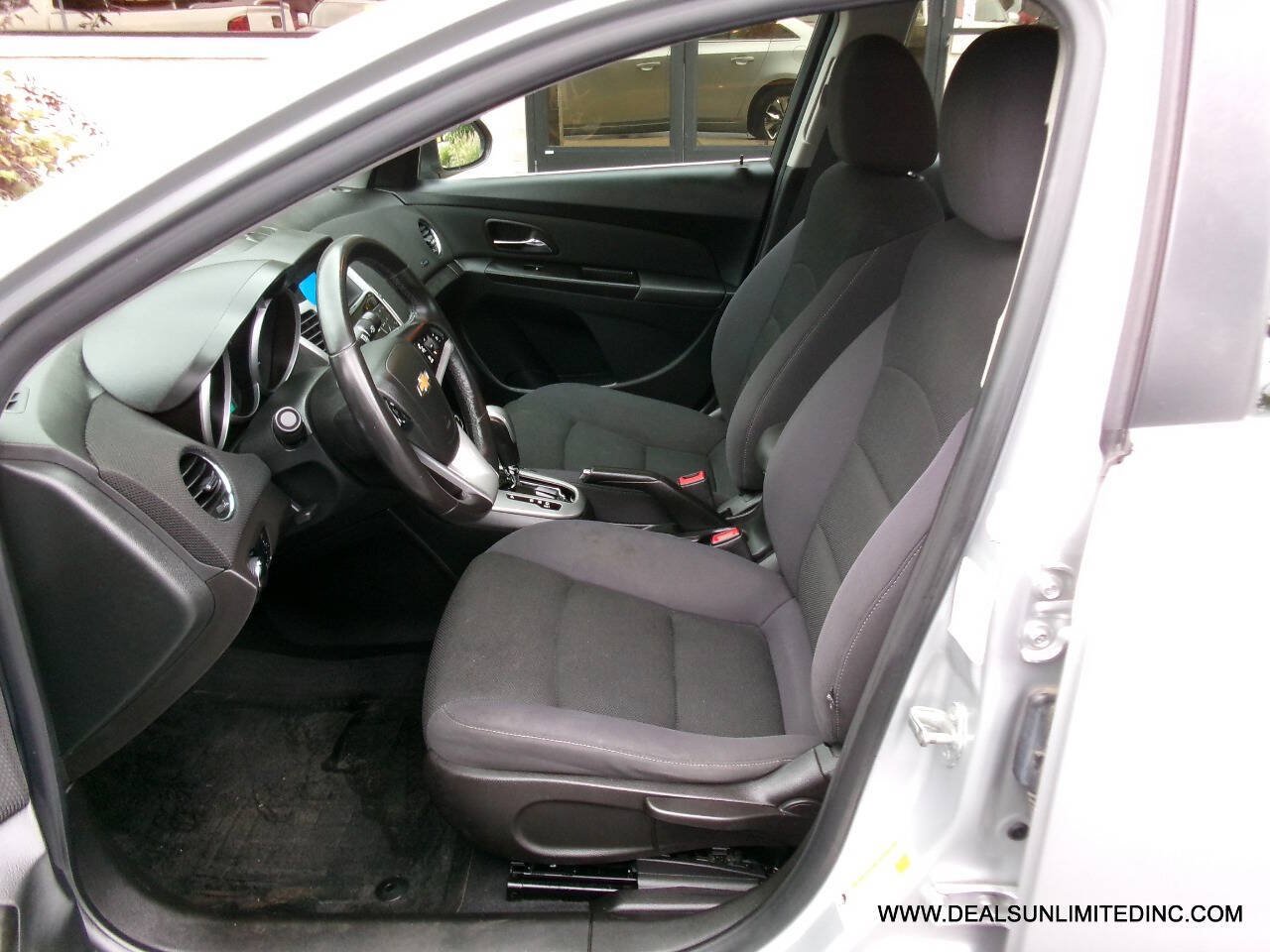 Used 2013 Chevrolet Cruze LT FWD image 9