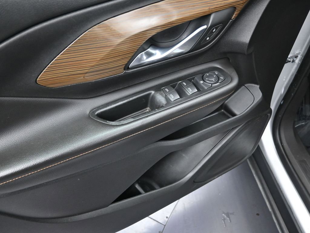 Used 2018 GMC Terrain SLE image 11