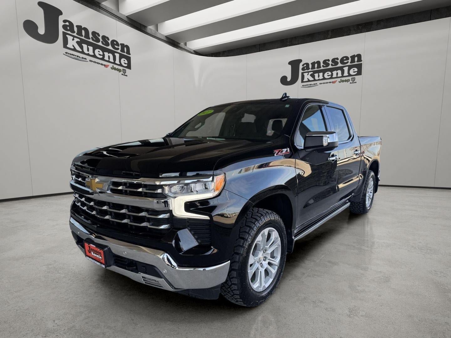 Used 2022 Chevrolet Silverado 1500 LTZ w/ LTZ Convenience Package II AWD/4WD image 5