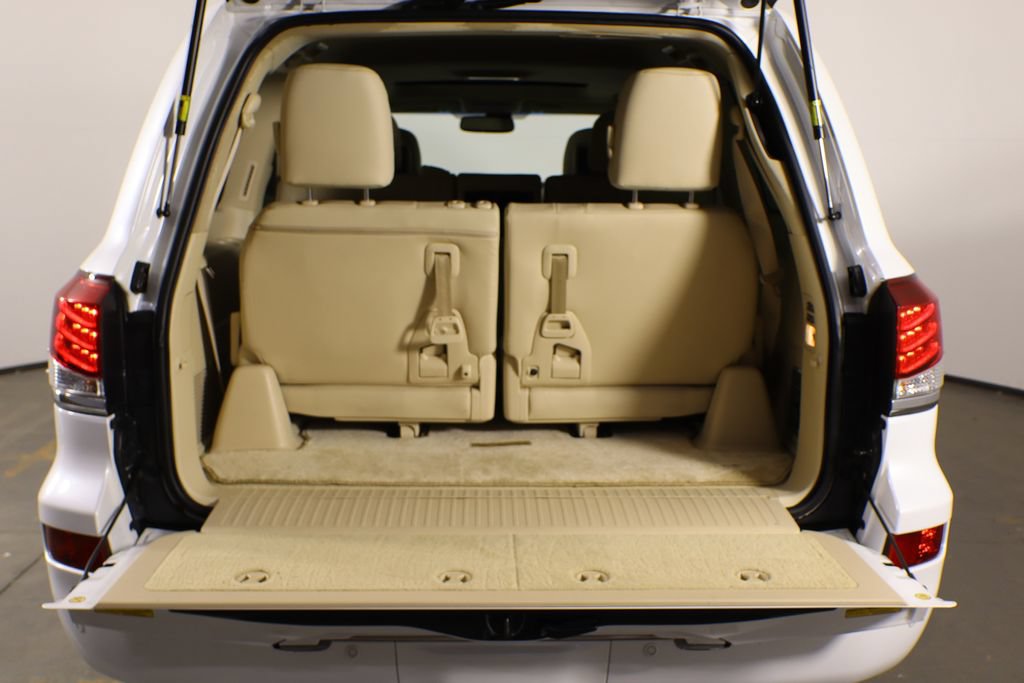 Used 2015 Lexus LX 570 4WD image 18