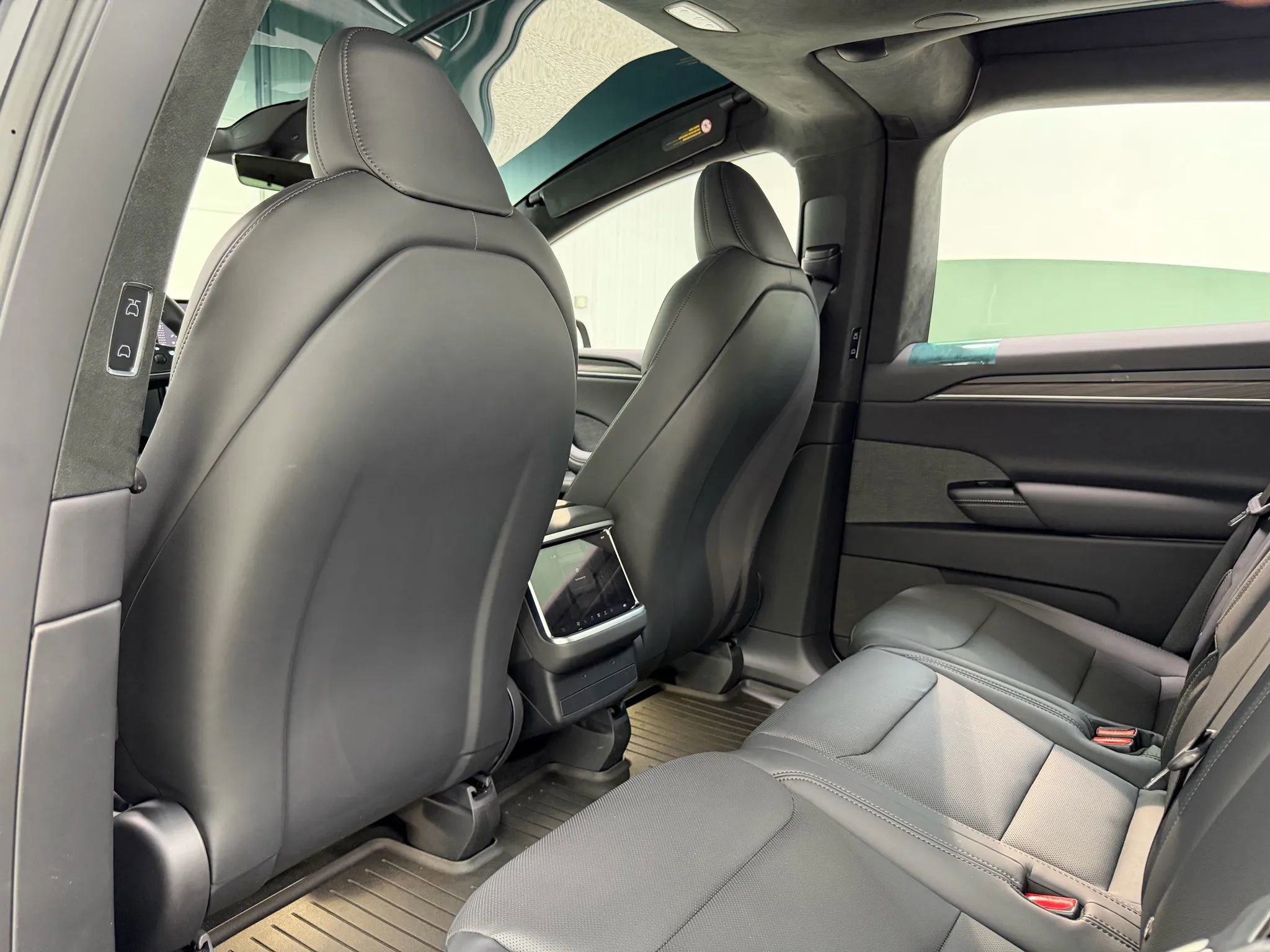 Used 2025 Tesla Model X image 16