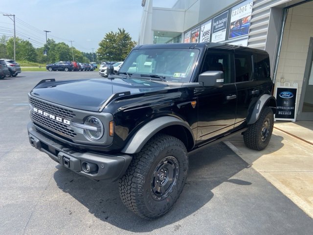 New 2025 Ford Bronco Badlands image 2