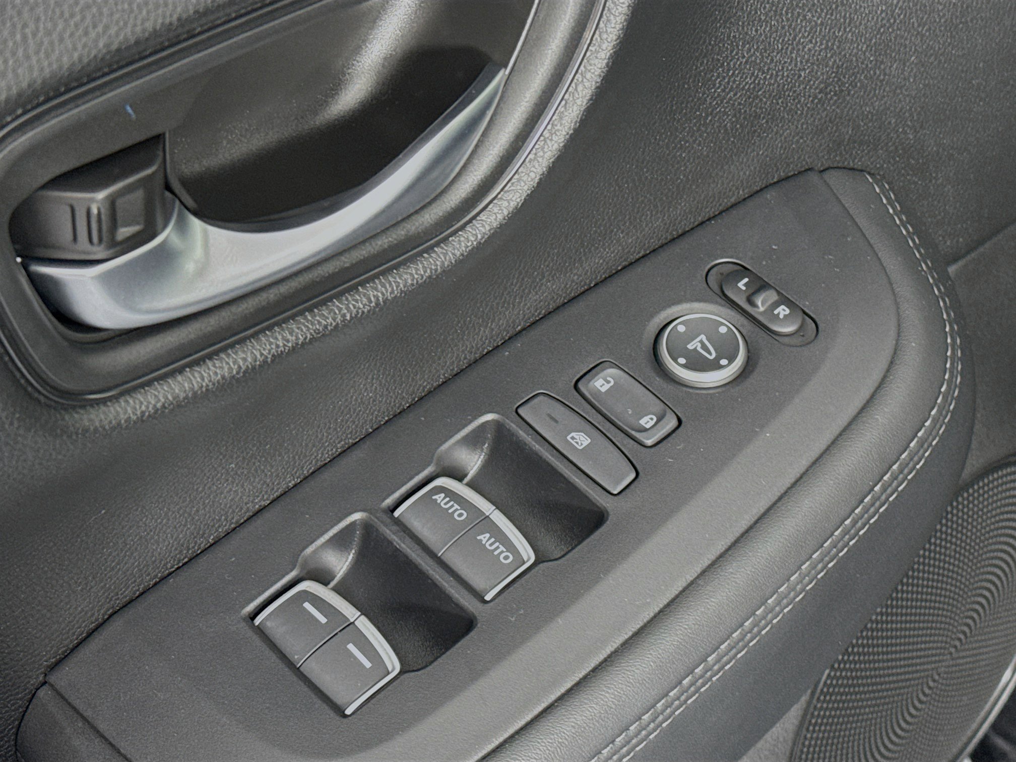 Certified 2024 Honda HR-V EX-L image 17