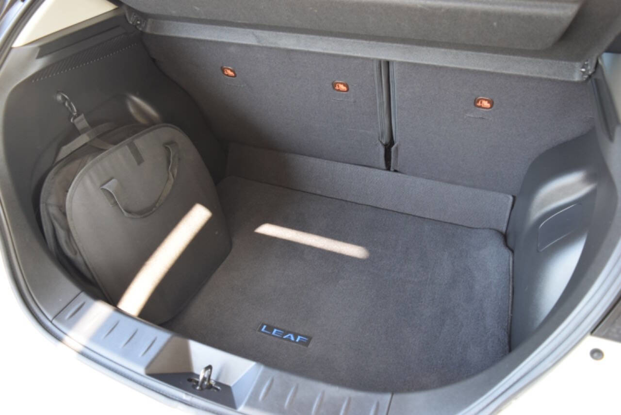 Used 2019 Nissan Leaf SV w/ SV Technology Package image 23
