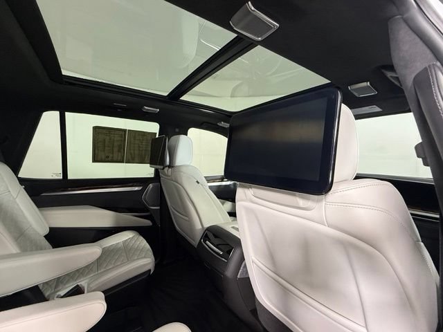 Used 2026 Cadillac Escalade Platinum Luxury AWD/4WD image 31