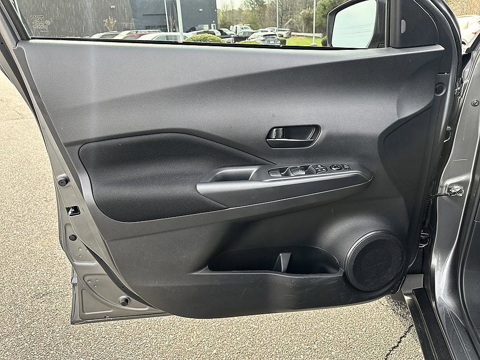 Certified 2025 Nissan Kicks Play S image 9