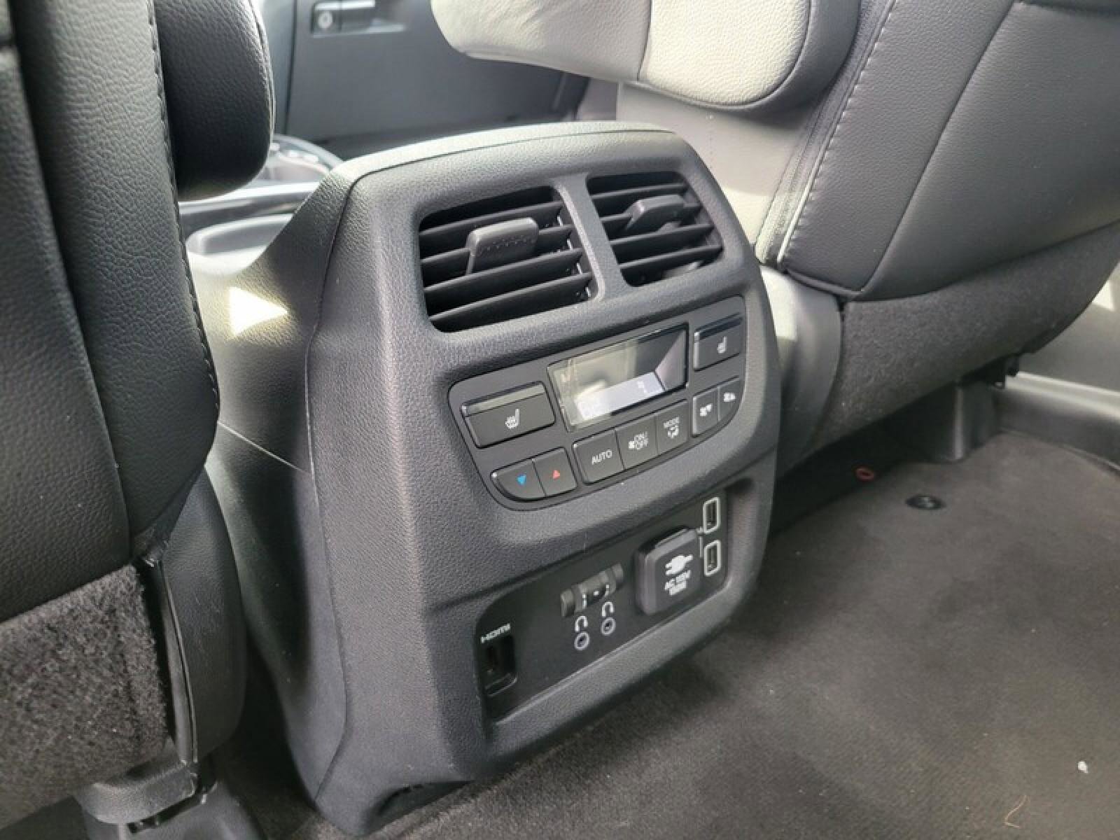 Used 2021 Honda Pilot Touring image 29