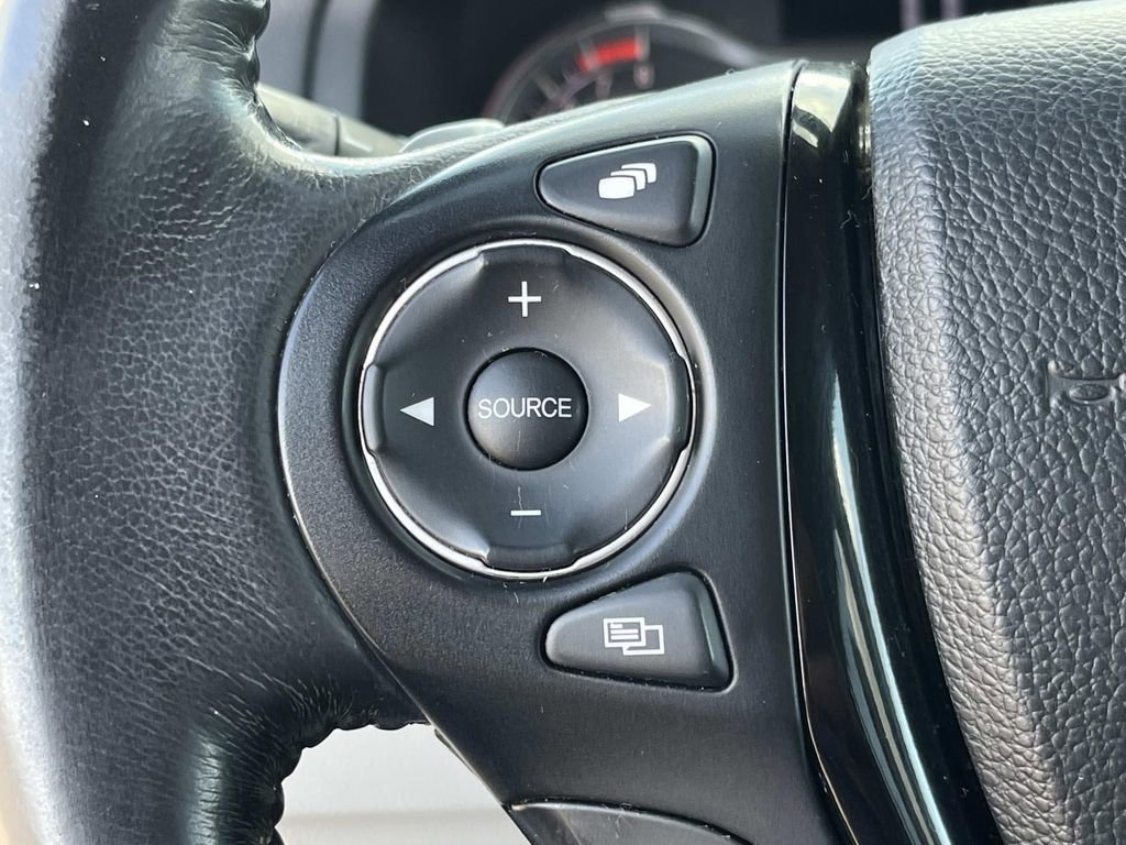 Used 2017 Honda Pilot Touring image 31