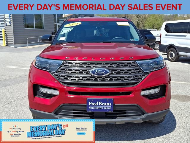 Certified 2024 Ford Explorer XLT w/ Equipment Group 202A AWD/4WD image 3