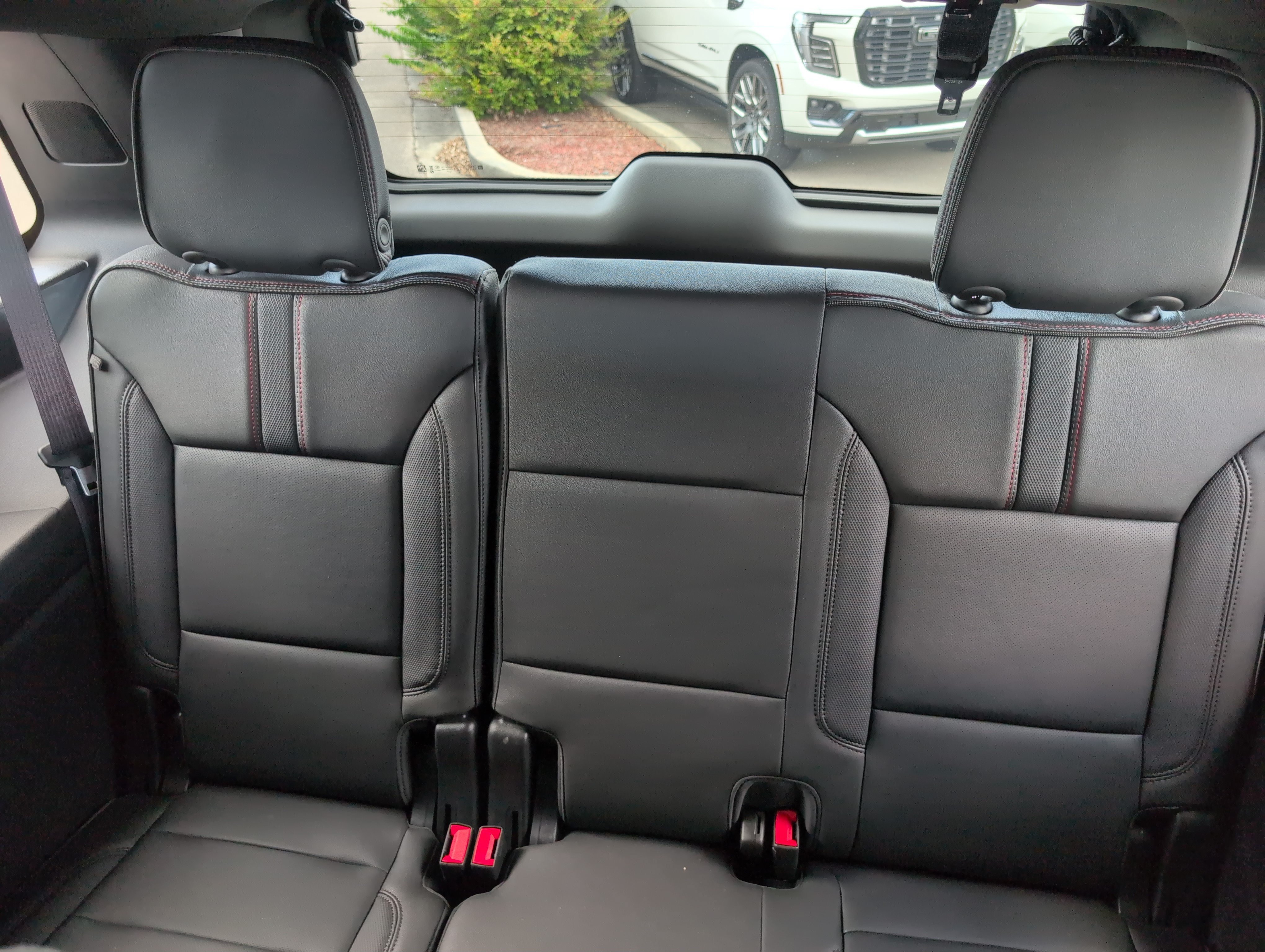 Used 2024 Chevrolet Tahoe RST RWD image 32