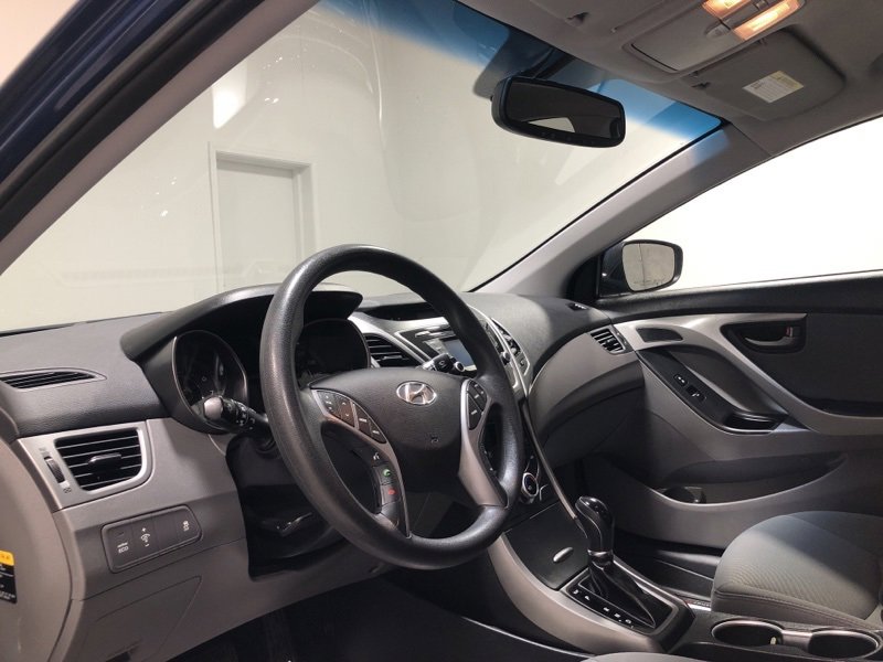 Used 2015 Hyundai Elantra SE w/ Option Group 02 image 18