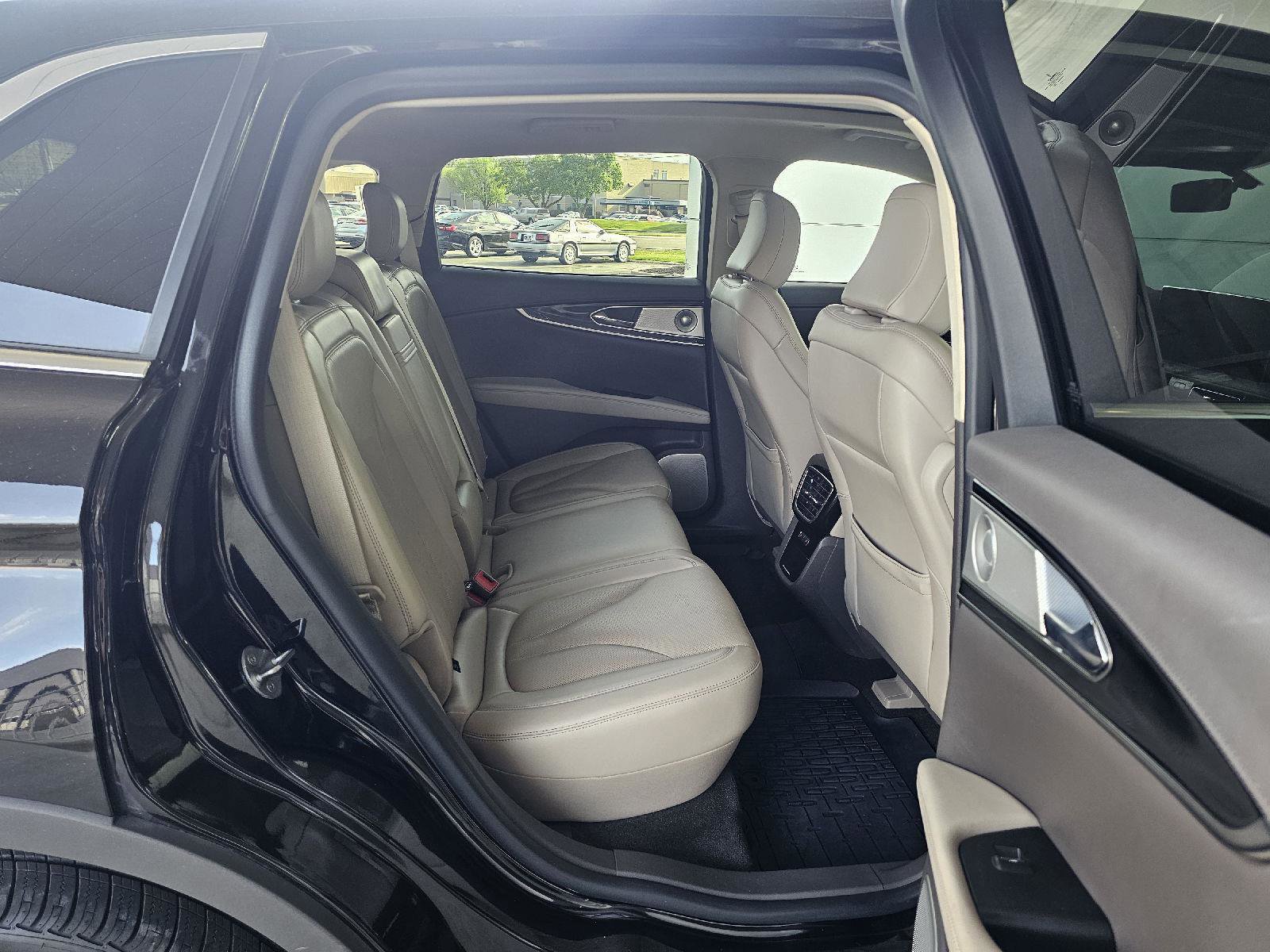 Used 2022 Lincoln Nautilus Reserve w/ Equipment Group 202A AWD/4WD image 14