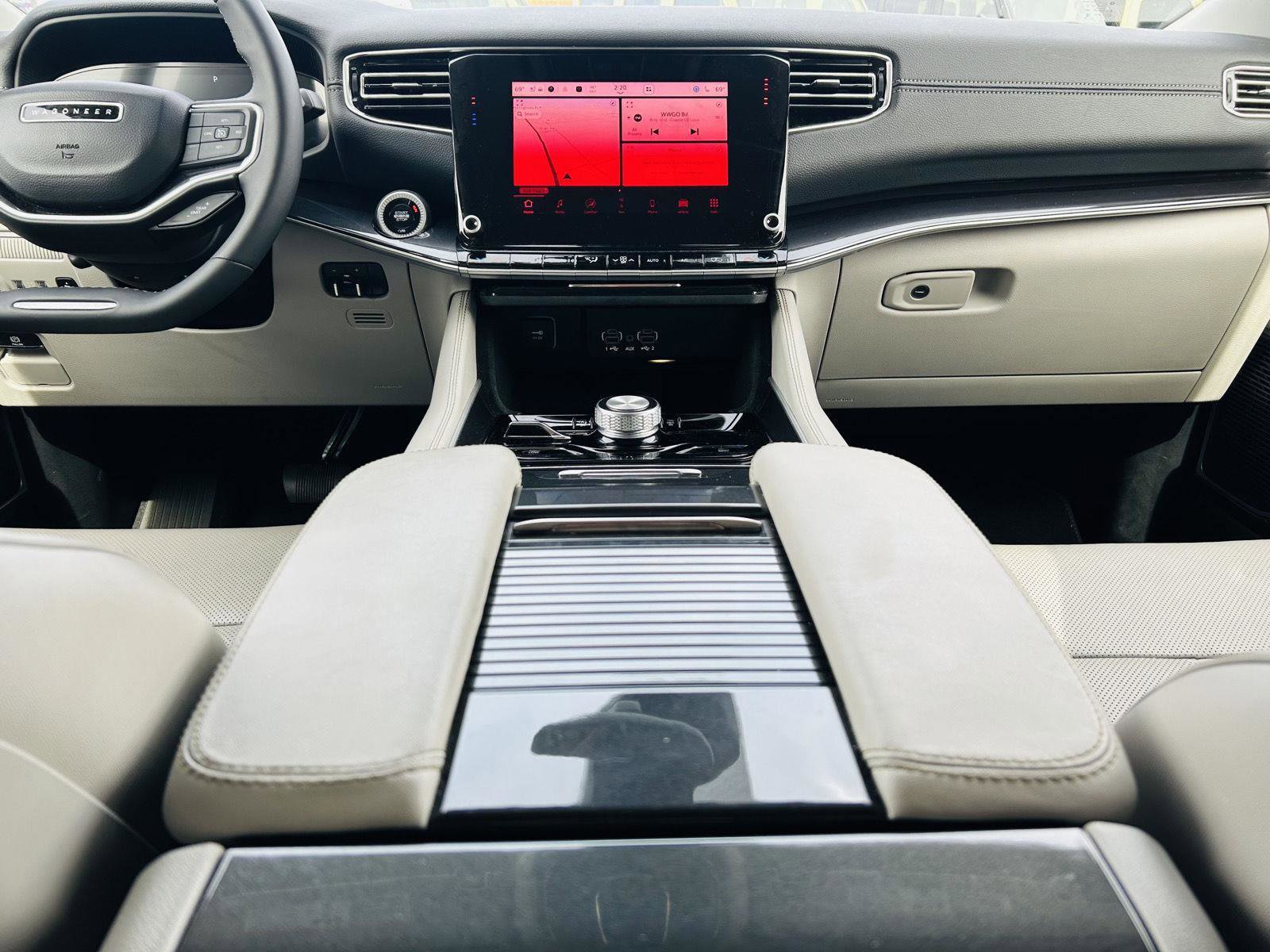 Used 2024 Jeep Wagoneer L 4WD w/ HD Trailer Tow Package image 26