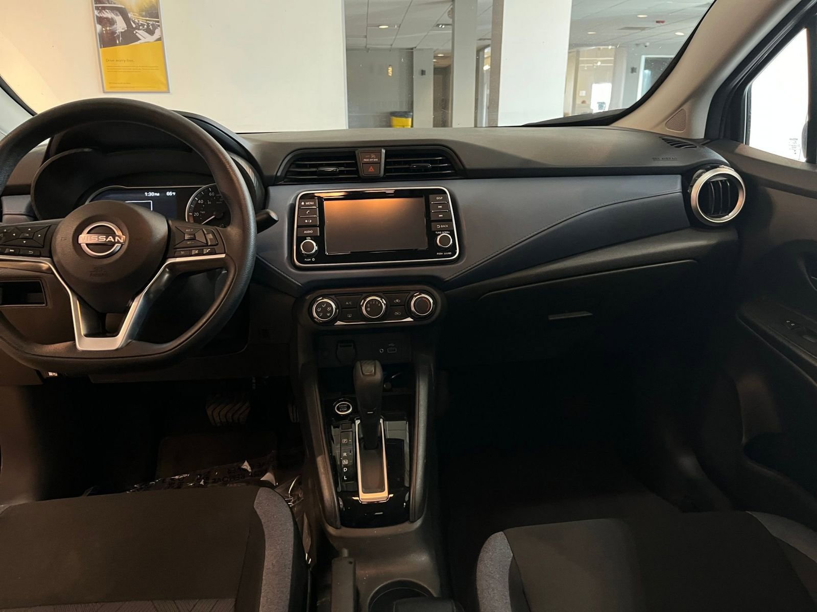 Used 2025 Nissan Versa SV image 34