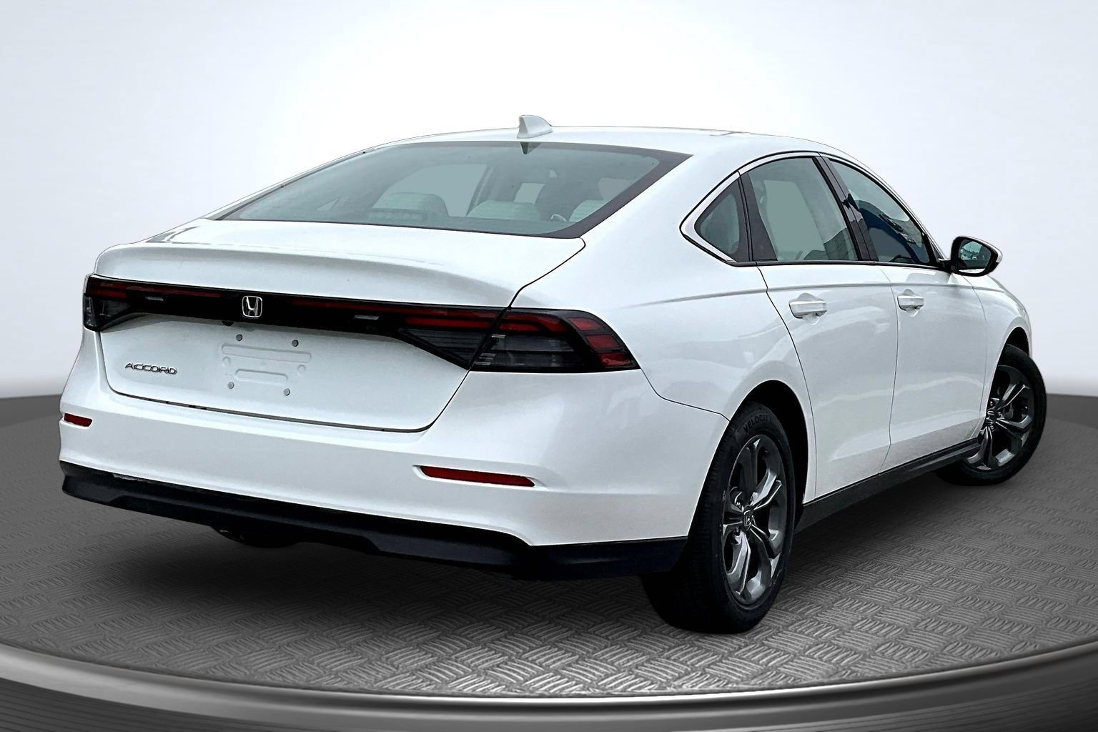 Used 2024 Honda Accord EX image 6