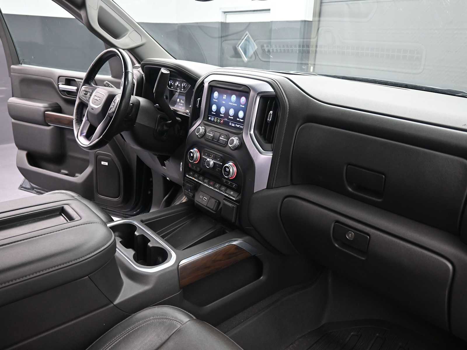 Used 2020 GMC Sierra 1500 SLT w/ SLT Premium Plus Package image 30