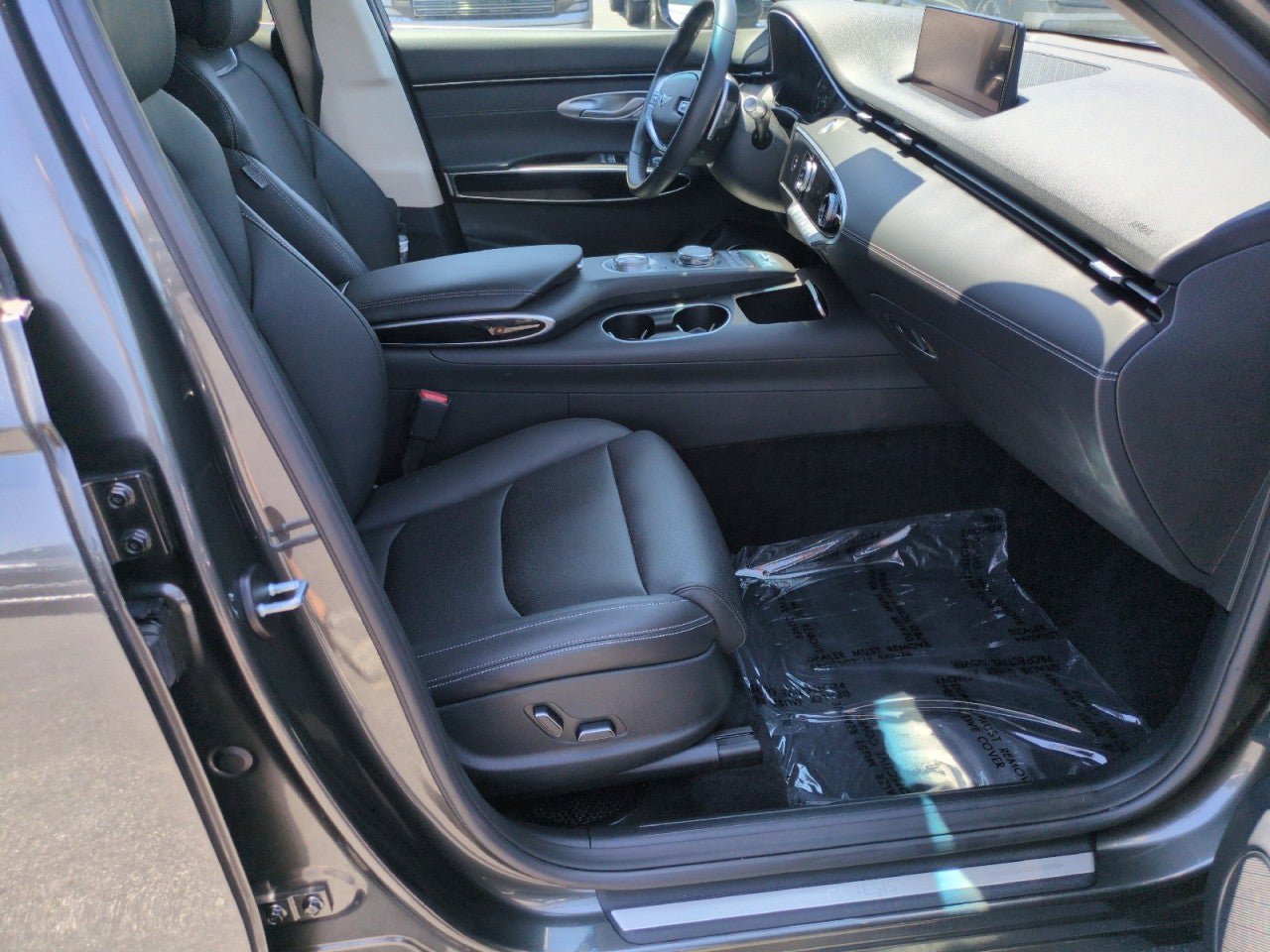 Used 2025 Genesis GV70 2.5T AWD/4WD image 25