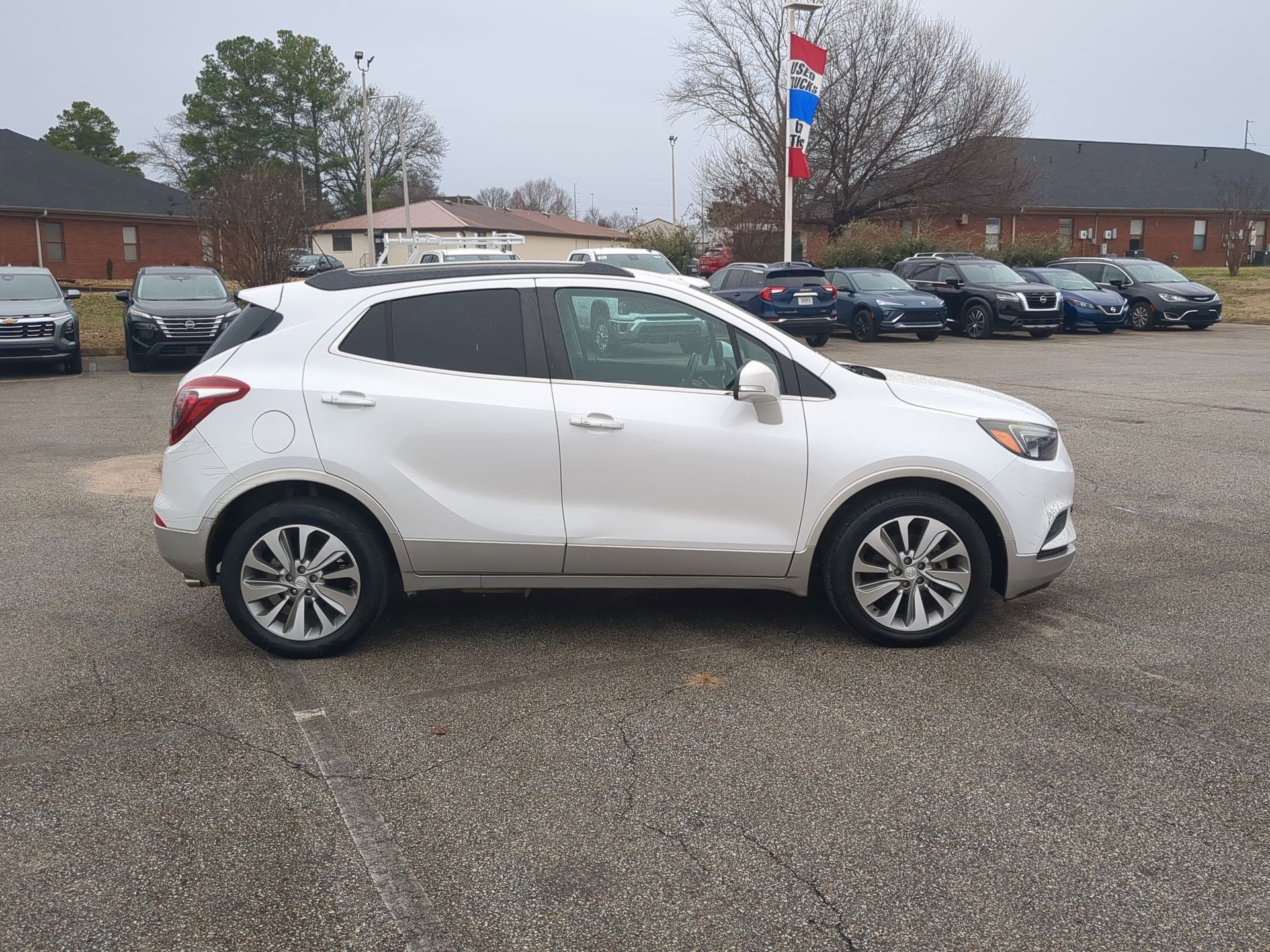 Used 2018 Buick Encore Preferred image 9