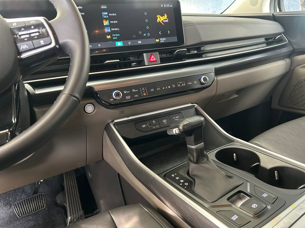 Used 2025 Kia Carnival image 20