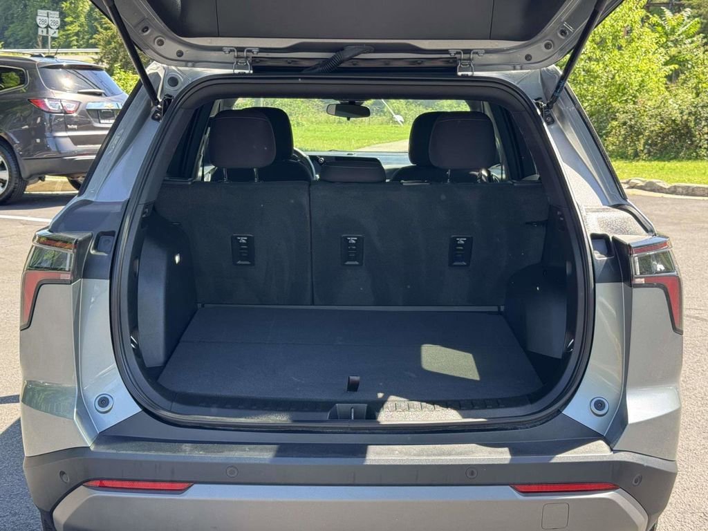Used 2026 Chevrolet Equinox LT FWD image 17