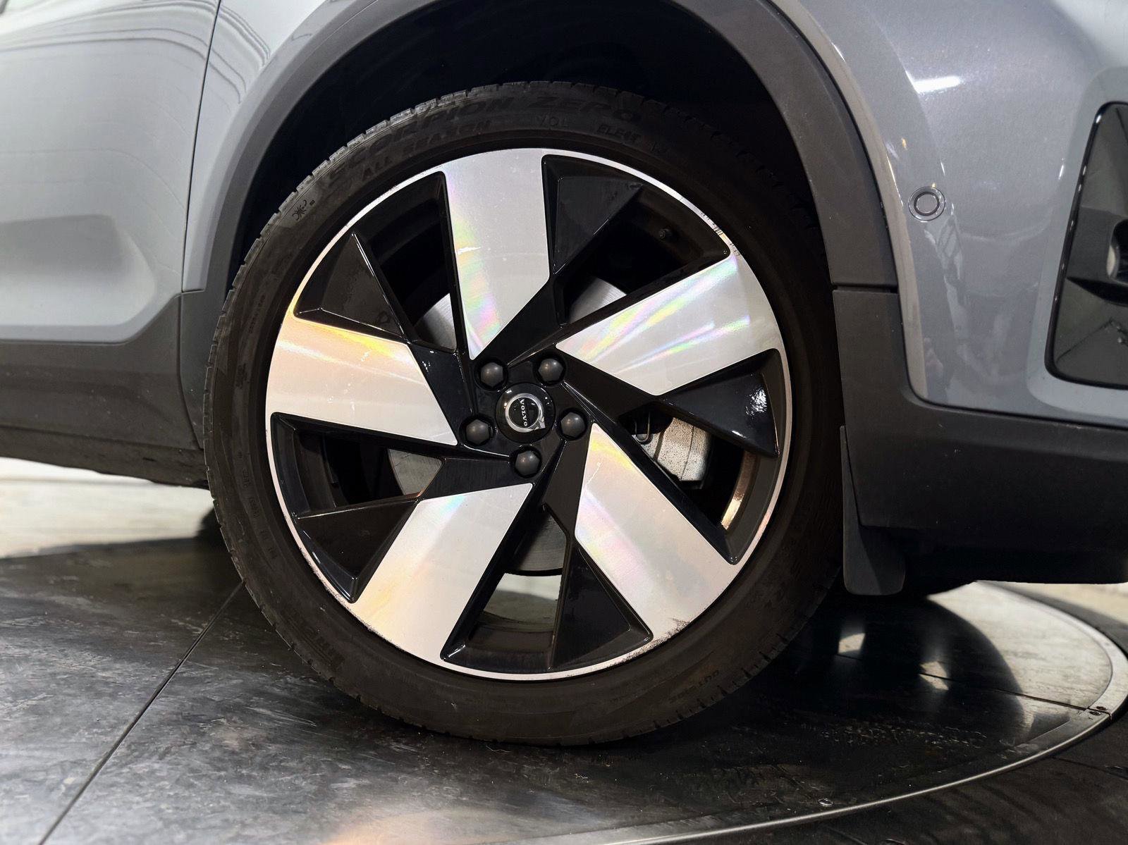 Used 2023 Volvo C40 P8 Recharge Ultimate image 11