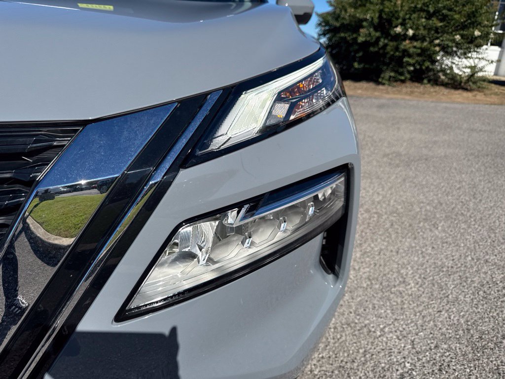 Used 2023 Nissan Rogue SL FWD image 9