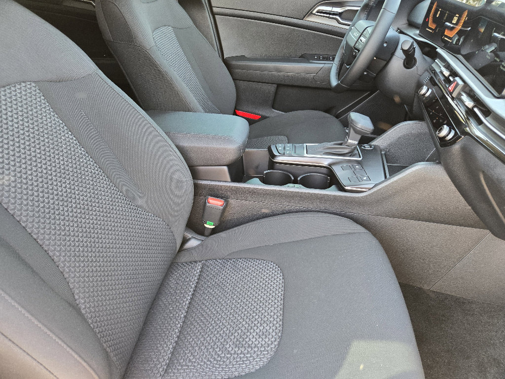 New 2026 Kia Sportage LX image 10