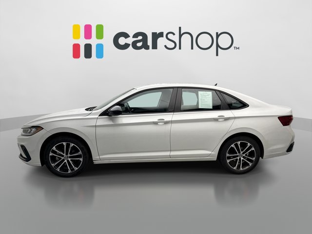 Used 2025 Volkswagen Jetta Sport FWD image 2