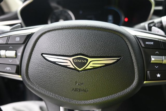 Used 2025 Genesis G70 2.5T AWD/4WD image 17