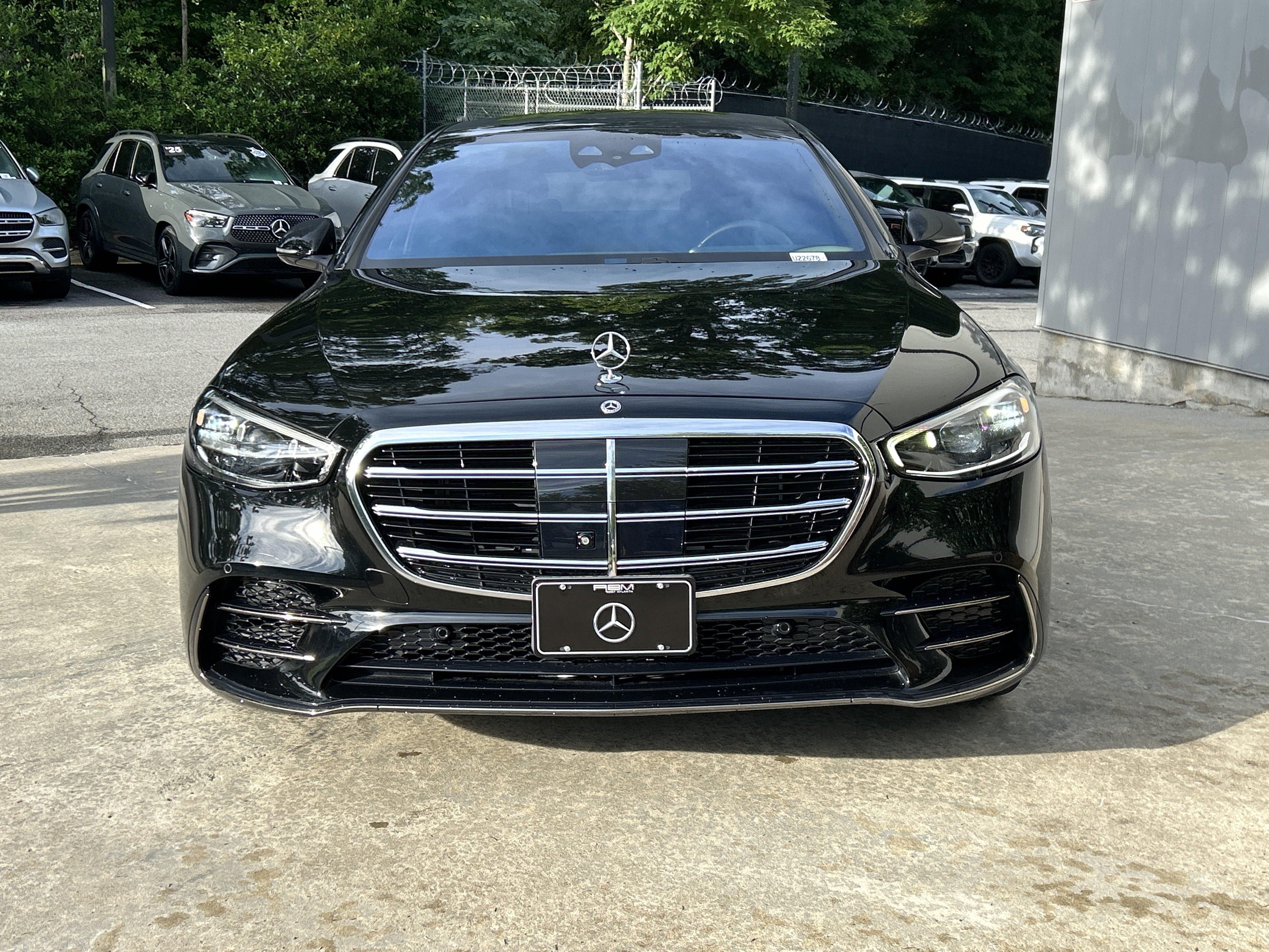 Certified 2023 Mercedes-Benz S 580 4MATIC Sedan w/ AMG Line image 3