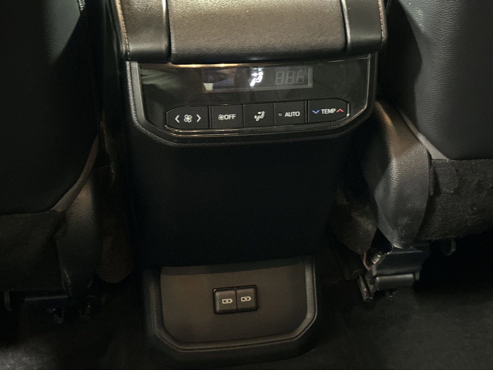 Used 2023 Toyota Highlander XLE image 36