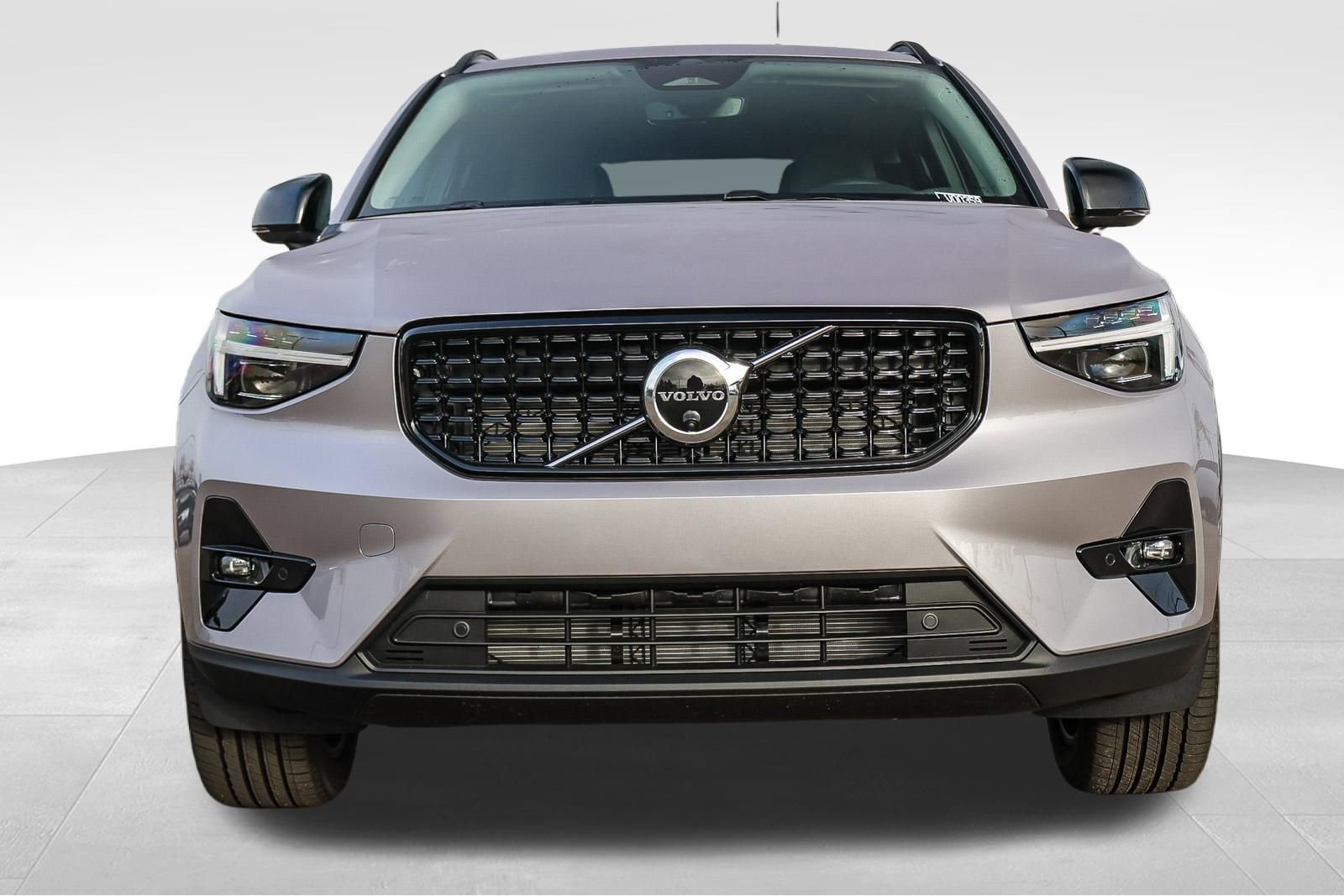 New 2026 Volvo XC40 B5 Plus w/ Climate Package image 2