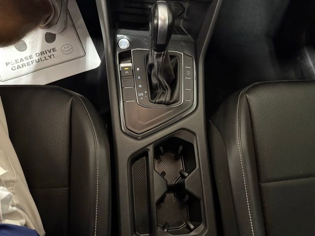 Used 2021 Volkswagen Tiguan SE image 12