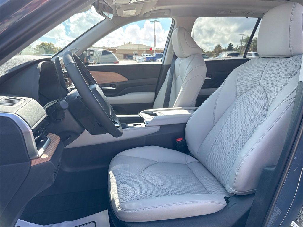 New 2026 Toyota Grand Highlander Limited image 13