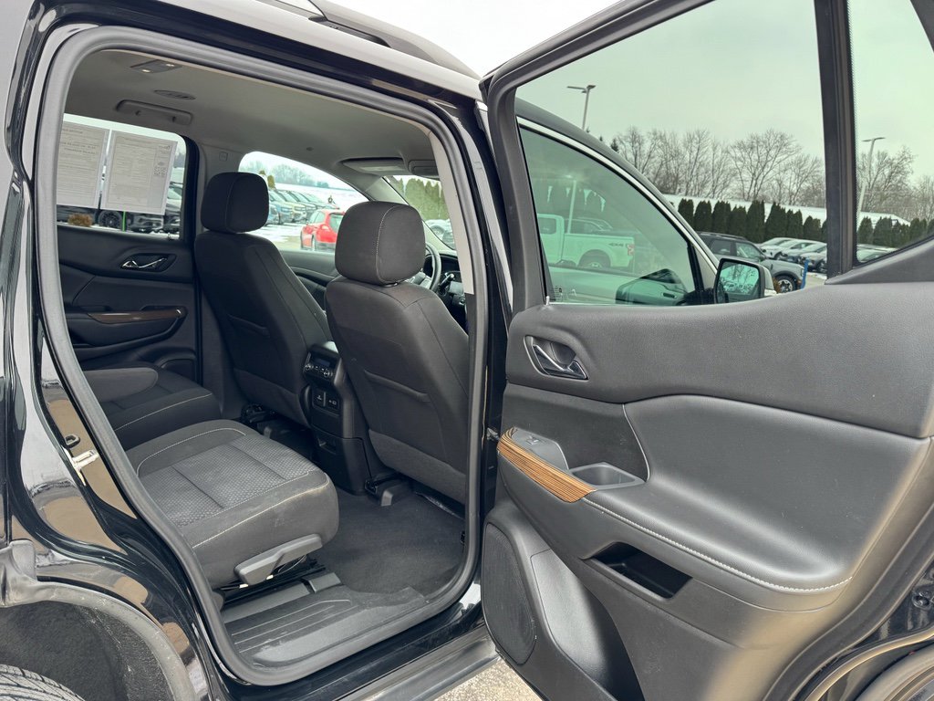 Used 2023 GMC Acadia SLE w/ Driver Convenience Package FWD image 21