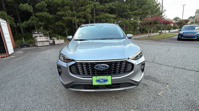 Certified 2024 Ford Escape Platinum AWD/4WD image 2