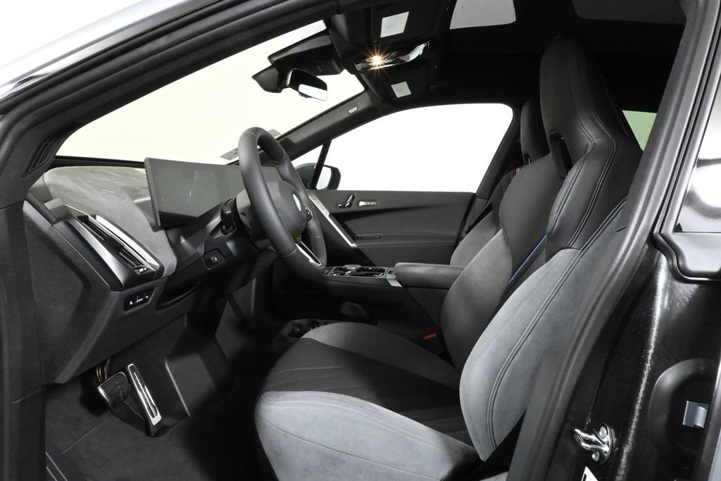 Used 2026 BMW iX xDrive45 w/ M Sport Package image 3