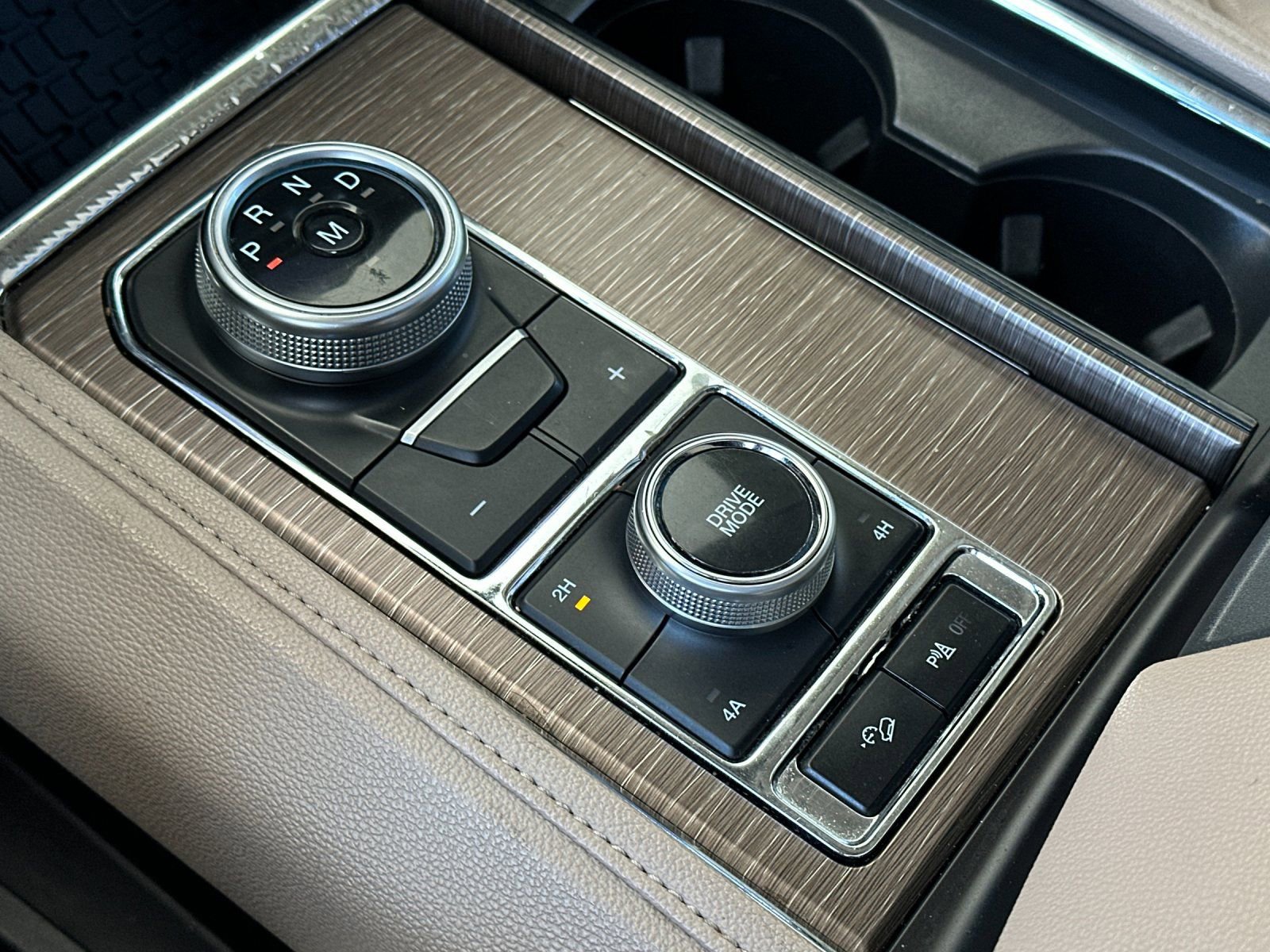 Used 2024 Ford Expedition Max Limited image 28