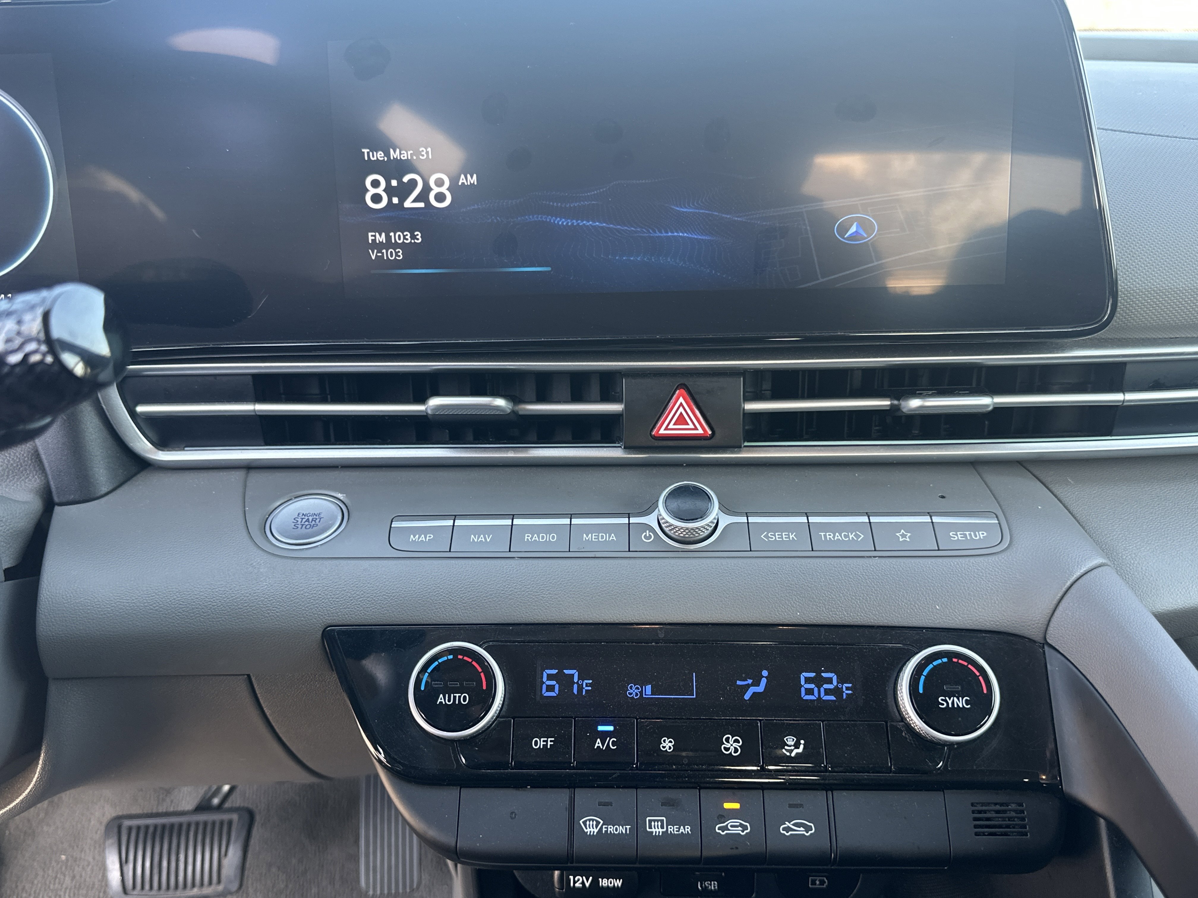 Used 2024 Hyundai Elantra SEL image 28