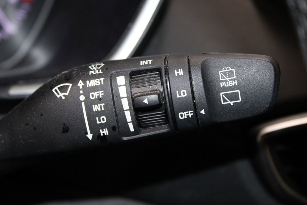Used 2019 Hyundai Santa Fe Limited w/ Cargo Package AWD/4WD image 28