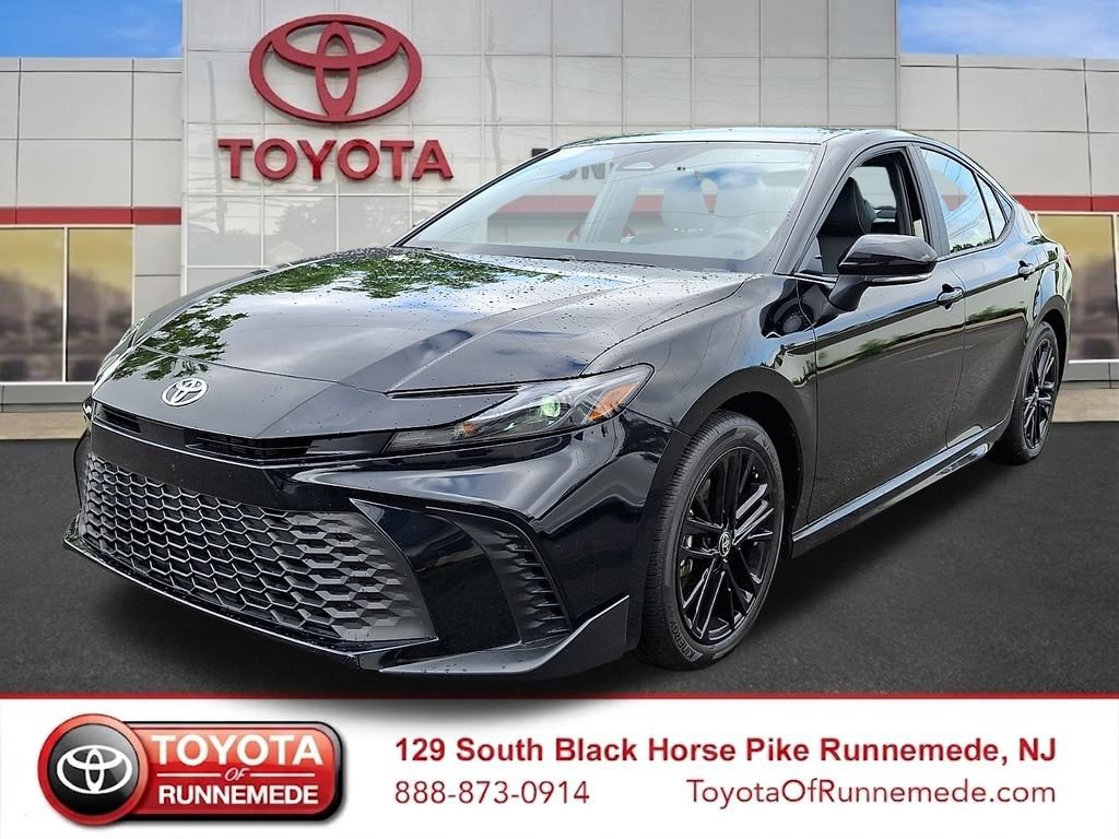 Used 2026 Toyota Camry SE FWD video 3