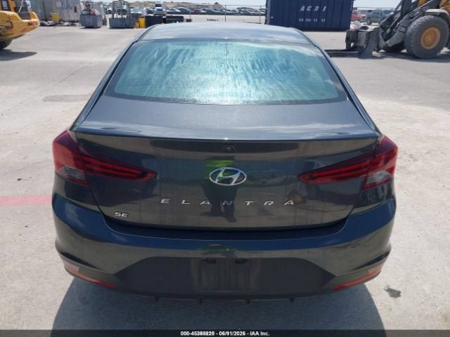 Used 2020 Hyundai Elantra SE FWD image 16