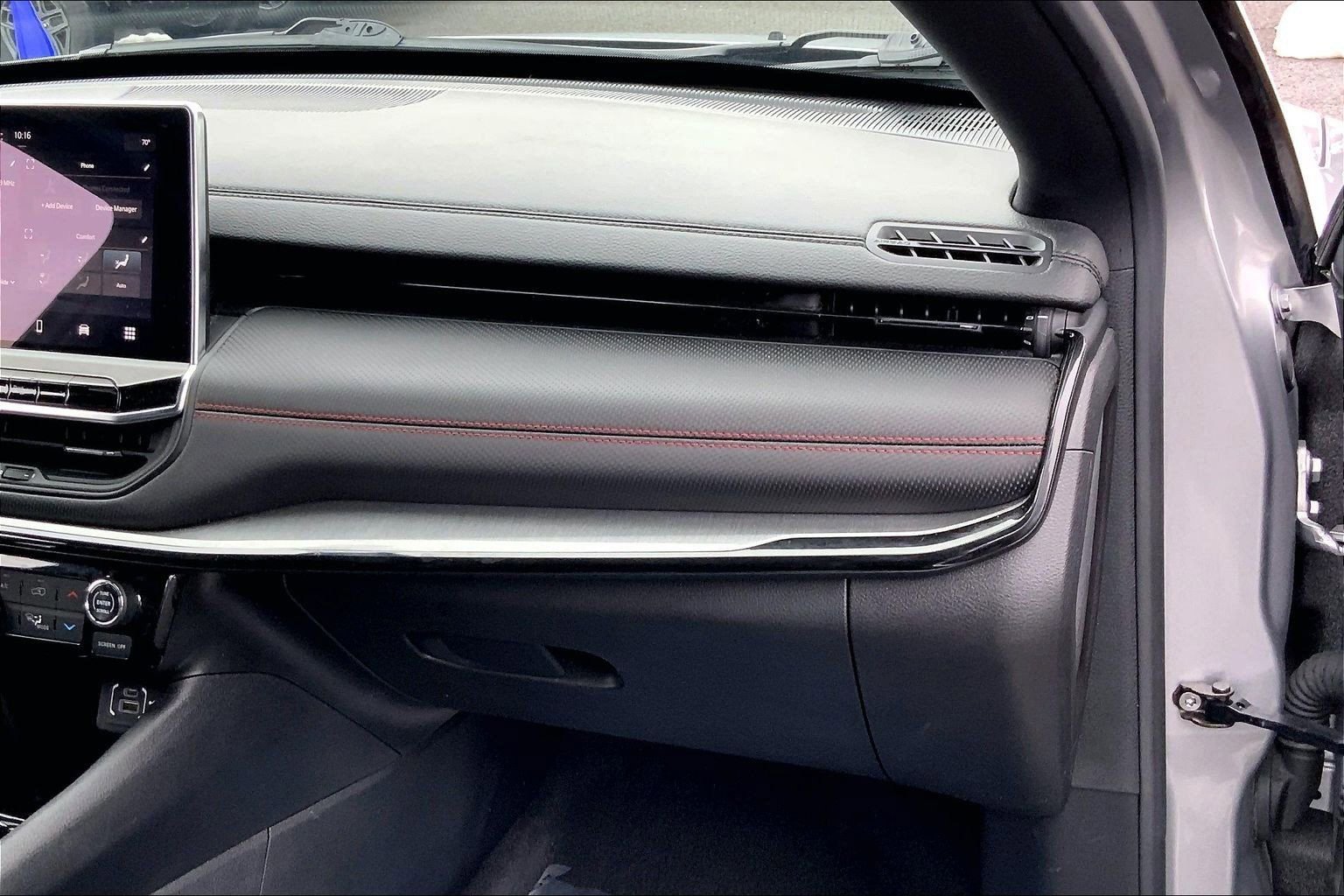 Used 2023 Jeep Compass Trailhawk w/ Sun and Sound Group image 17