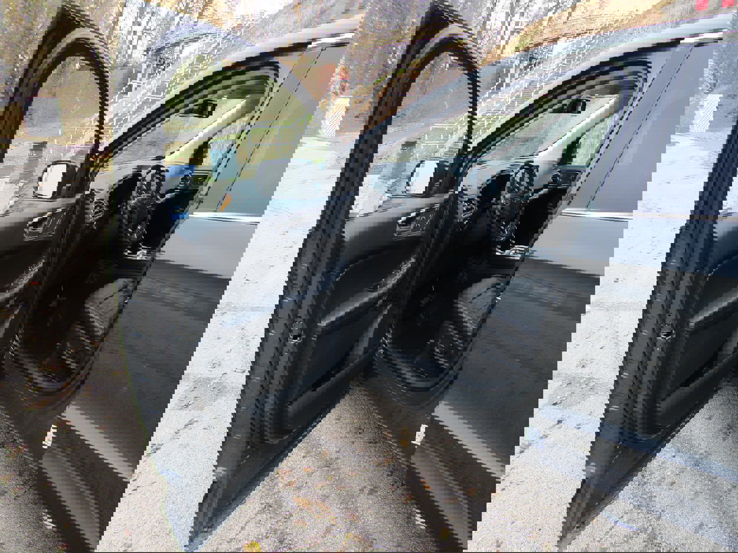 Certified 2024 Ford Edge SEL w/ Convenience Package image 9