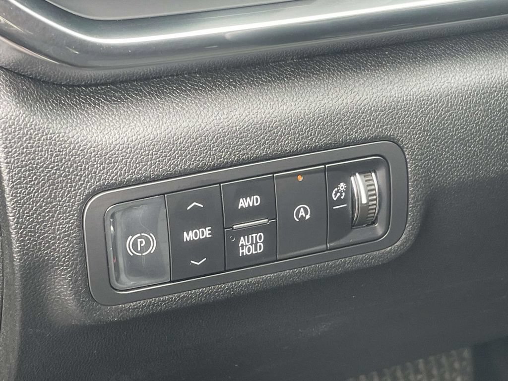Used 2025 GMC Terrain Elevation AWD/4WD image 18